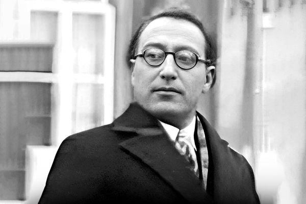 ایران ارانی/گفتارهایی از کاوه بیات، محمدحسین خسروپناه و علی میرسپاسی درباره «کشف ایران» که به تفکرات جهان‌وطنی تقی‌ ارانی می‌پردازد