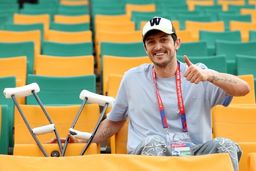 عمل جراحی سردار آزمون با موفقیت انجام شد