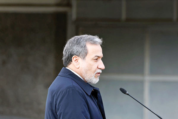 وزیر تحریم یا رفع تحریم؟/ بررسی واکنش‌های رسانه‌ای به اظهارات عراقچی در اصفهان